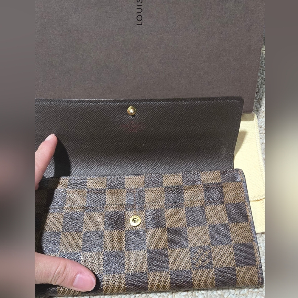 Louis Vuitton Damier Ebene Sarah Wallet - Picture 5 of 16